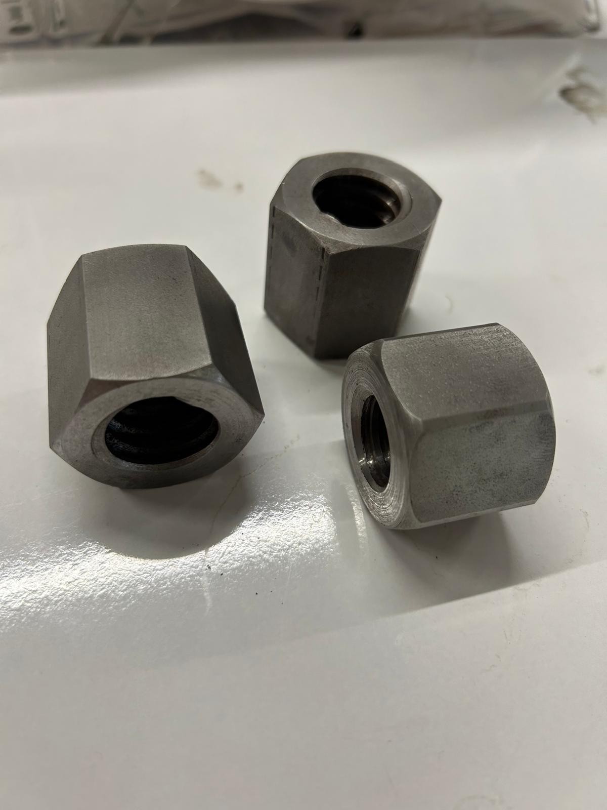 TR 20x4 Sol AÇS (Altıköşe Çelik Somun)