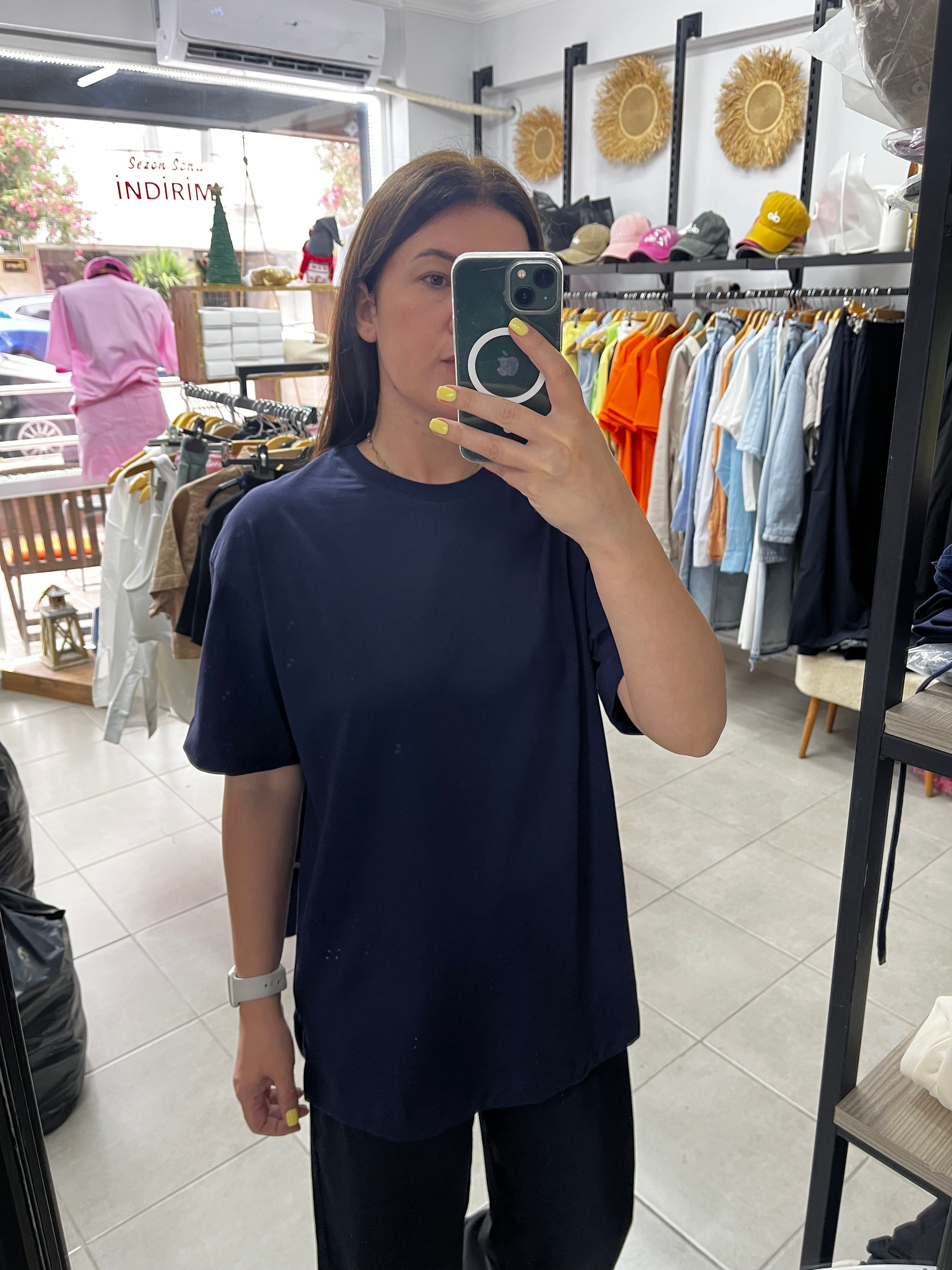 Düşük Kol Yan Yırtmaçlı Basic Tshirt 