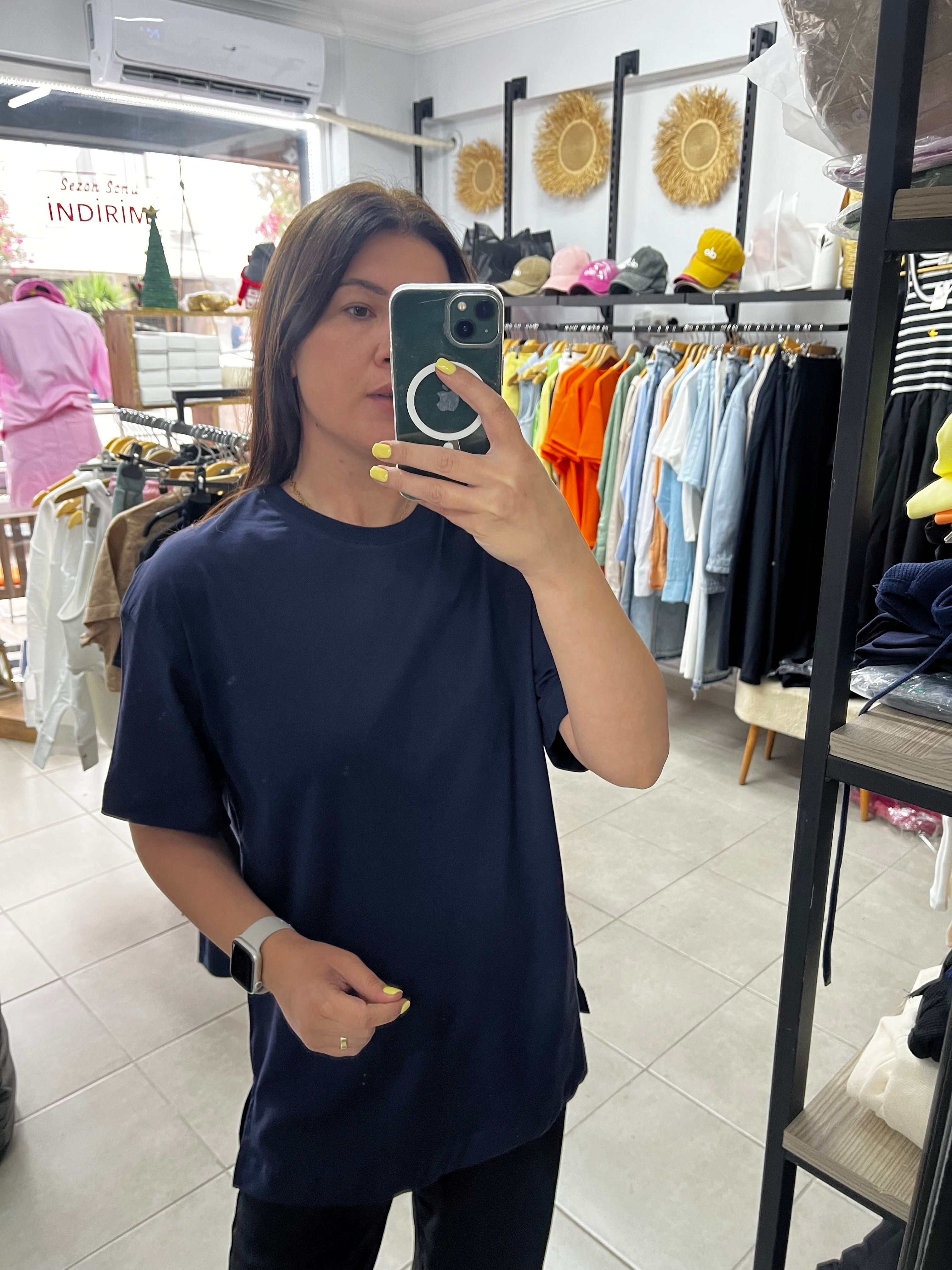 Düşük Kol Yan Yırtmaçlı Basic Tshirt 
