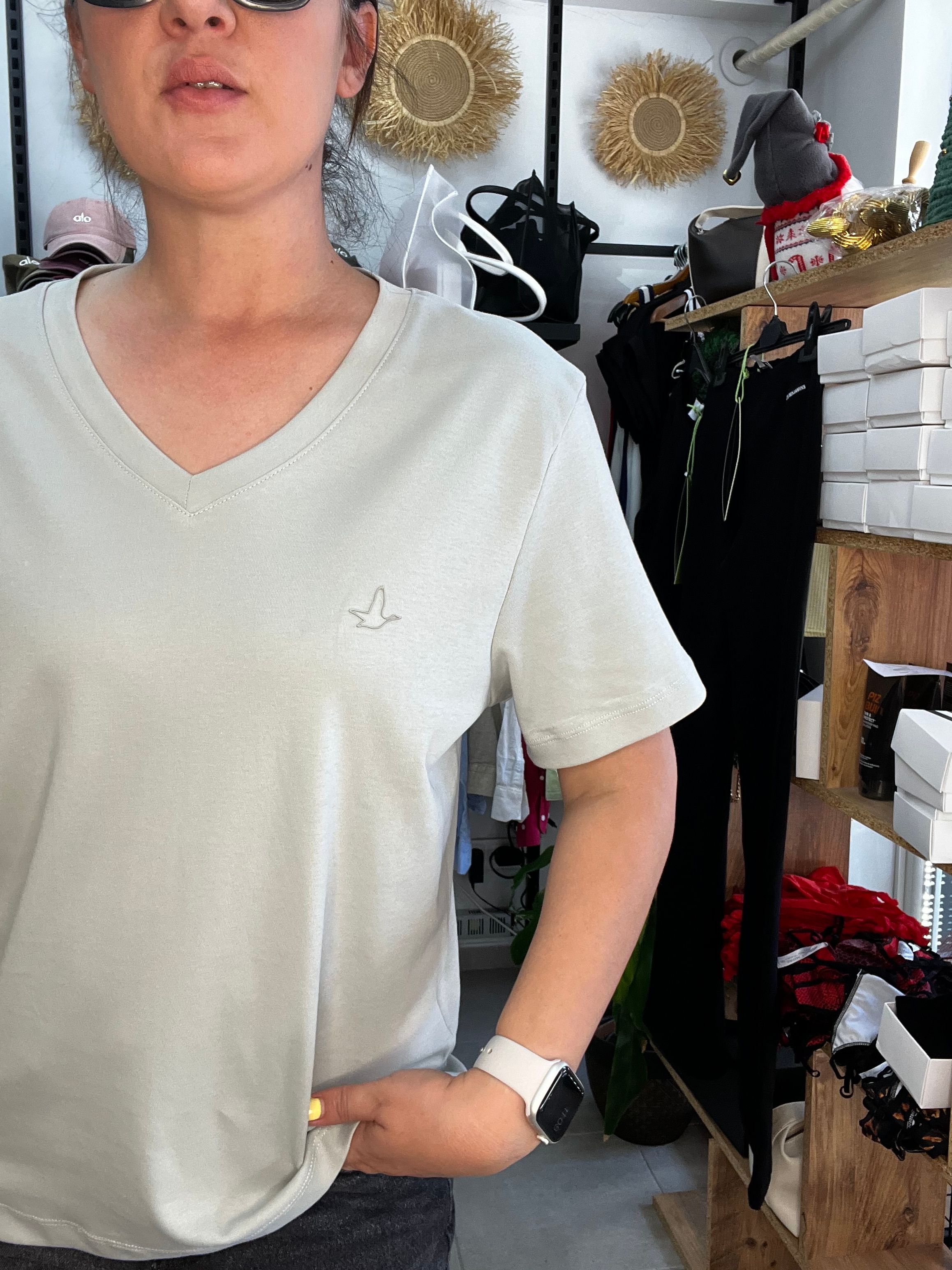 V Yaka Basic Tshirt 