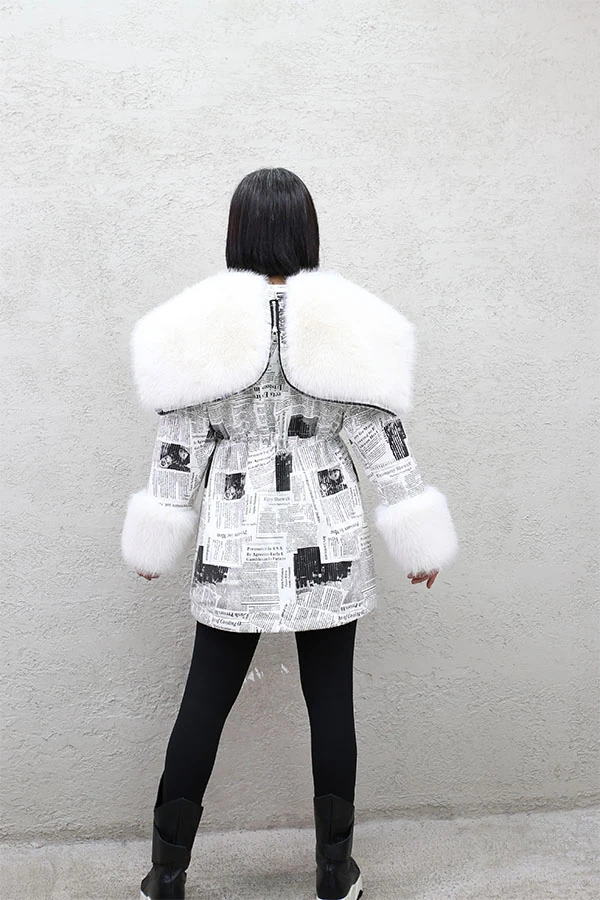 YAZI DESENLİ KAPŞONLU KÜRK