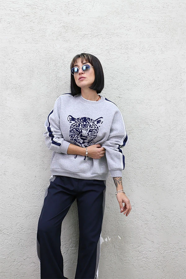 ŞERİTLİ KAPLAN BASKILI SWEAT