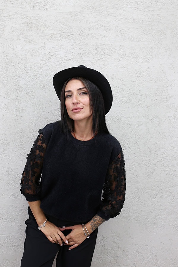 KOL DETAY YUMOŞ TRİKO