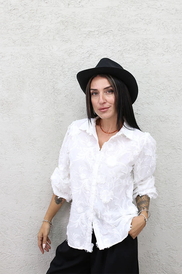 NAKIŞI ÜÇ BOYUTLU GÖMLEK