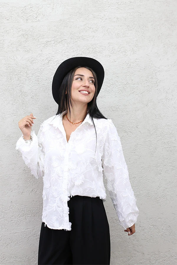 NAKIŞI ÜÇ BOYUTLU GÖMLEK