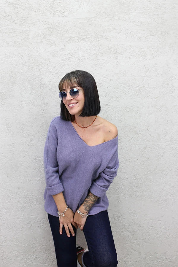 İTHAL V YAKA SİMLİ TRİKO KAZAK