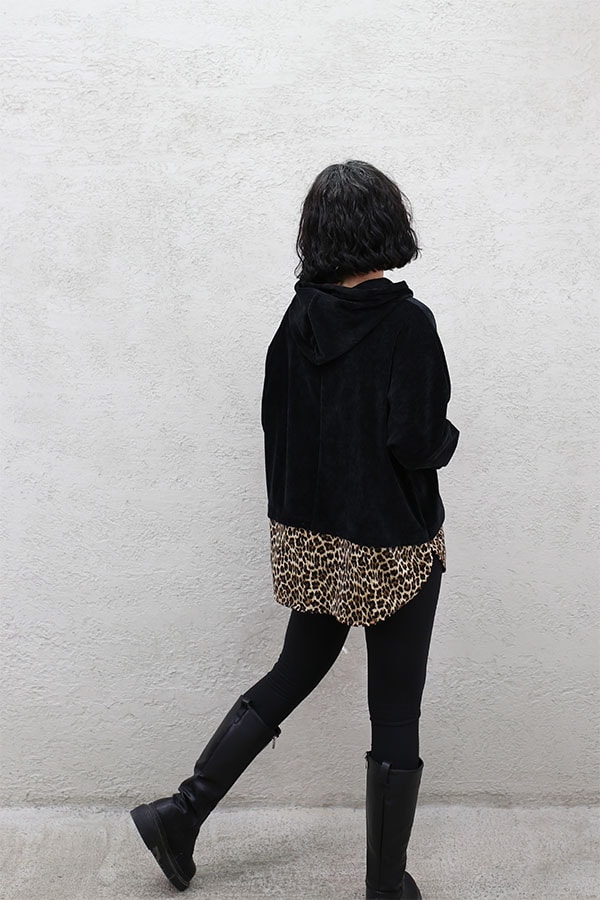 ALT LEOPAR GARNİ KAPŞONLU KADİFE SWEAT