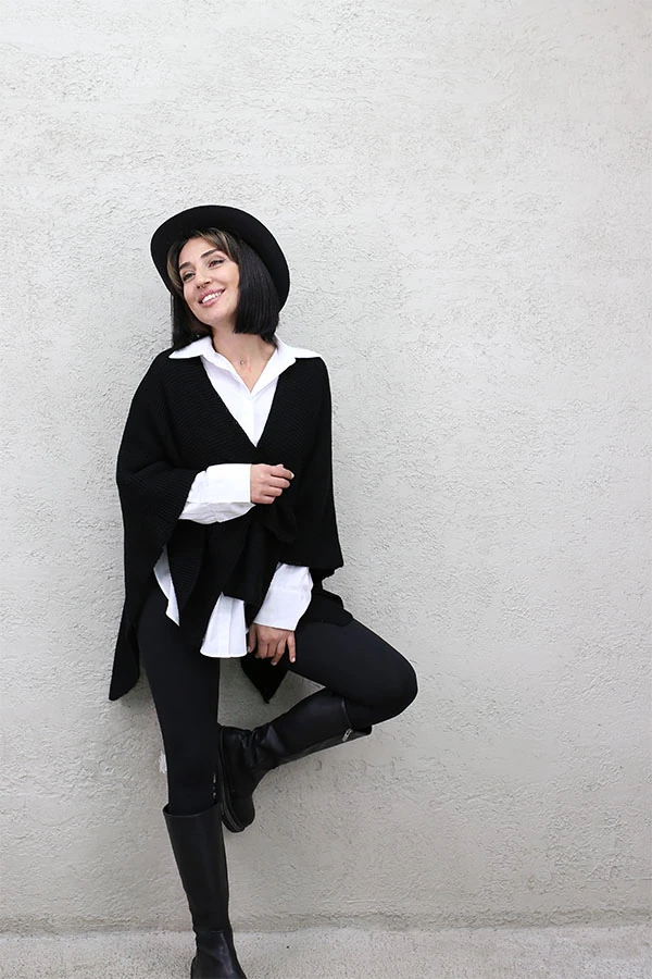 ÖN GEÇMELİ PANÇO - SİYAH