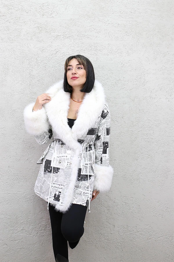 YAZI DESENLİ KAPŞONLU KÜRK