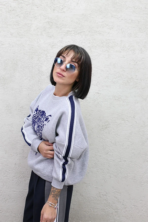 ŞERİTLİ KAPLAN BASKILI SWEAT - GRİ