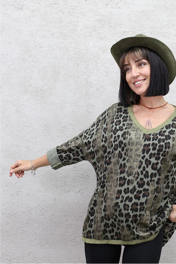 İTALYAN LEO DESENLİ SİMLİ BLUZ