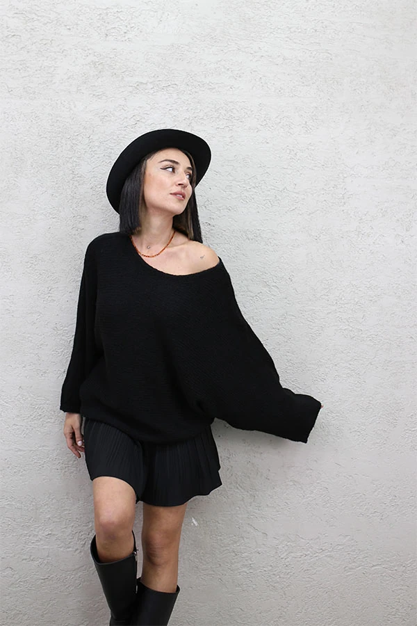 GENİŞ YAKALI TRİKO KAZAK - SİYAH