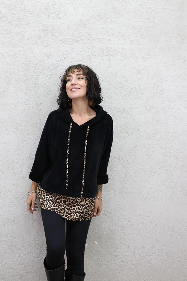 ALT LEOPAR GARNİ KAPŞONLU KADİFE SWEAT