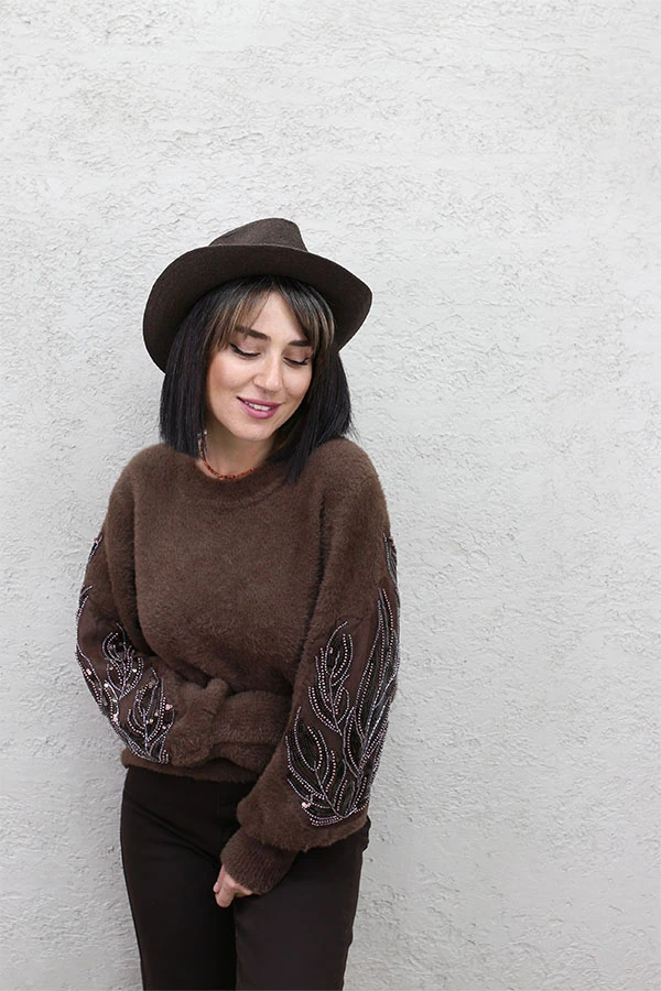 KOLU TAŞ APLİKELİ SAKAL KAZAK