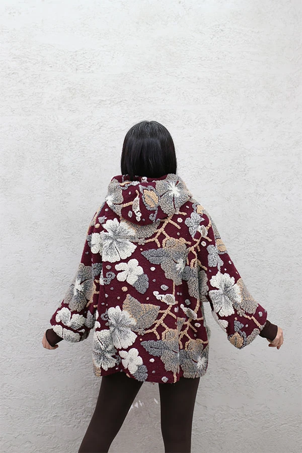 YAPRAK DESENLİ KEÇE KABAN