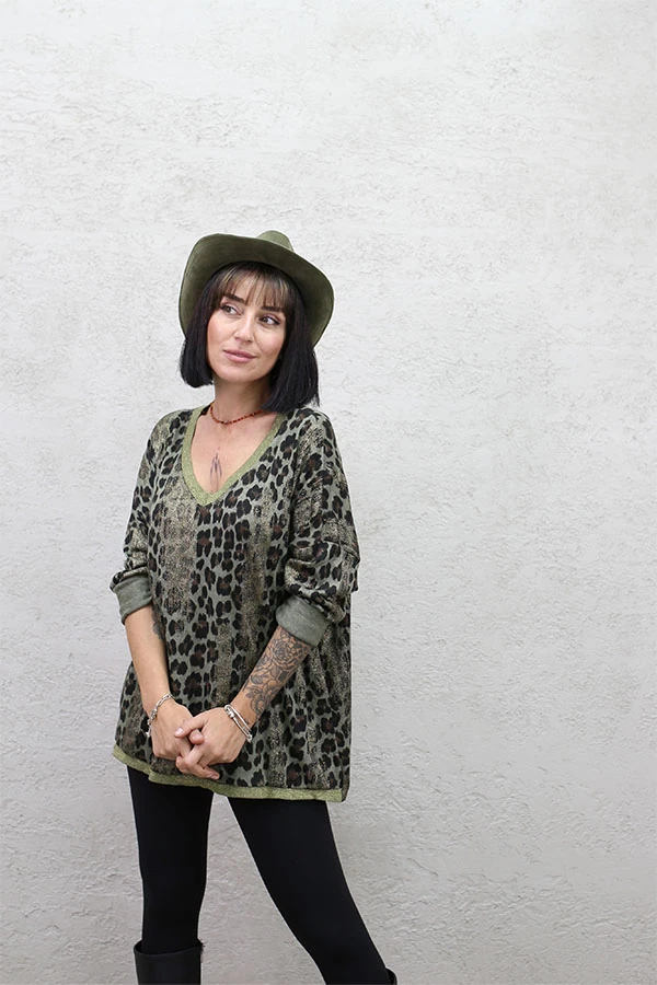 İTALYAN LEO DESENLİ SİMLİ BLUZ