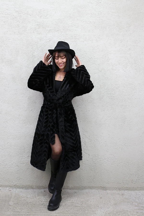 KESİMLİ KÜRK KABAN - SİYAH