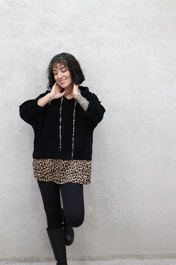 ALT LEOPAR GARNİ KAPŞONLU KADİFE SWEAT