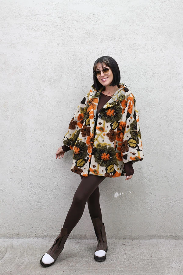 YAPRAK DESENLİ KEÇE KABAN - BEJ