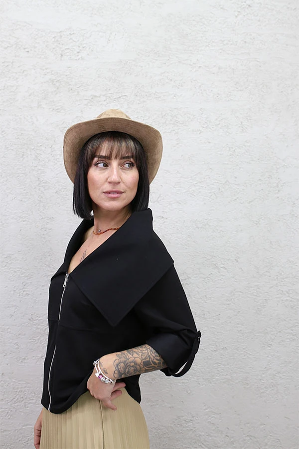 YAKA MODELLİ FERMUARLI BLUZ