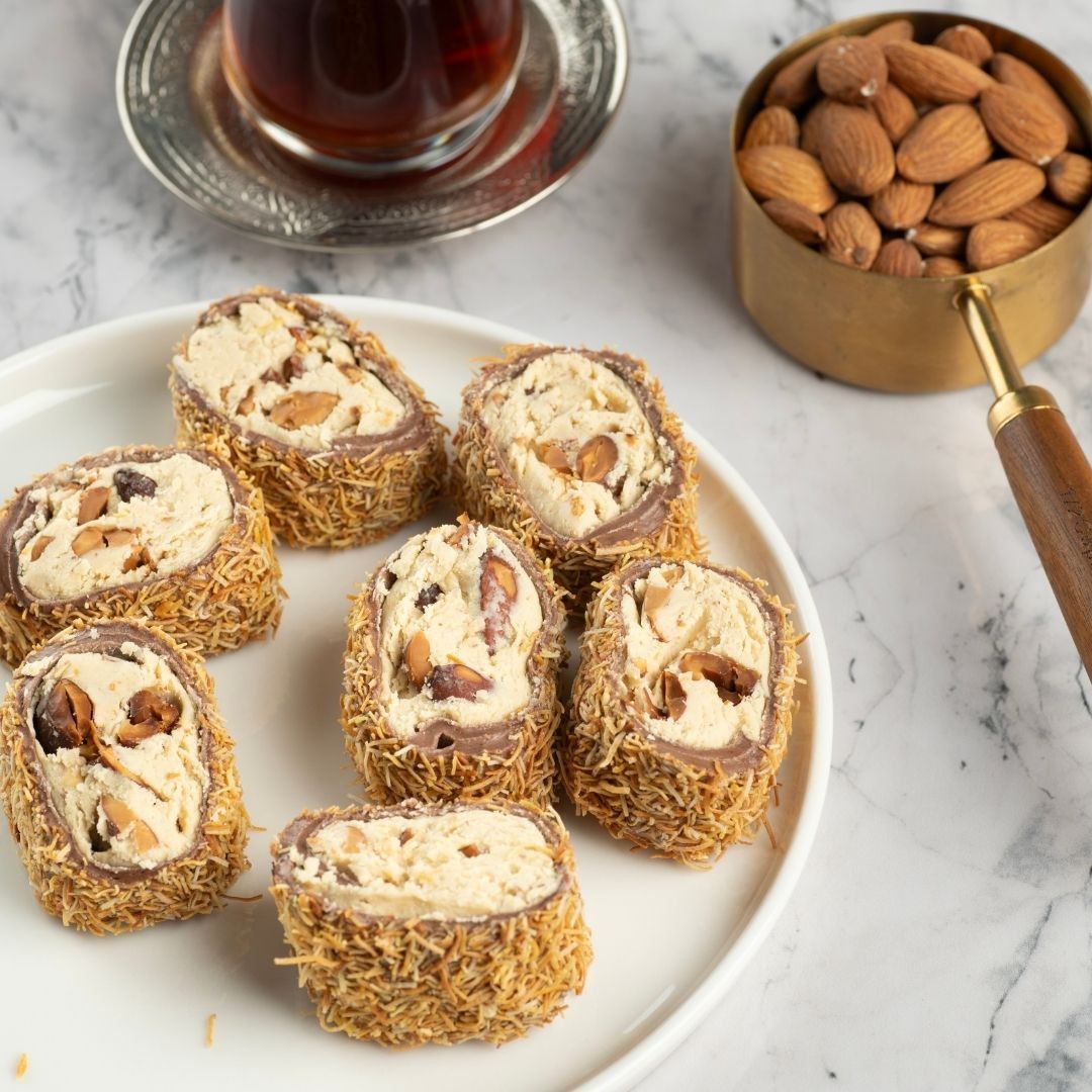 Kadayıflı Bademli Sarma Lokum