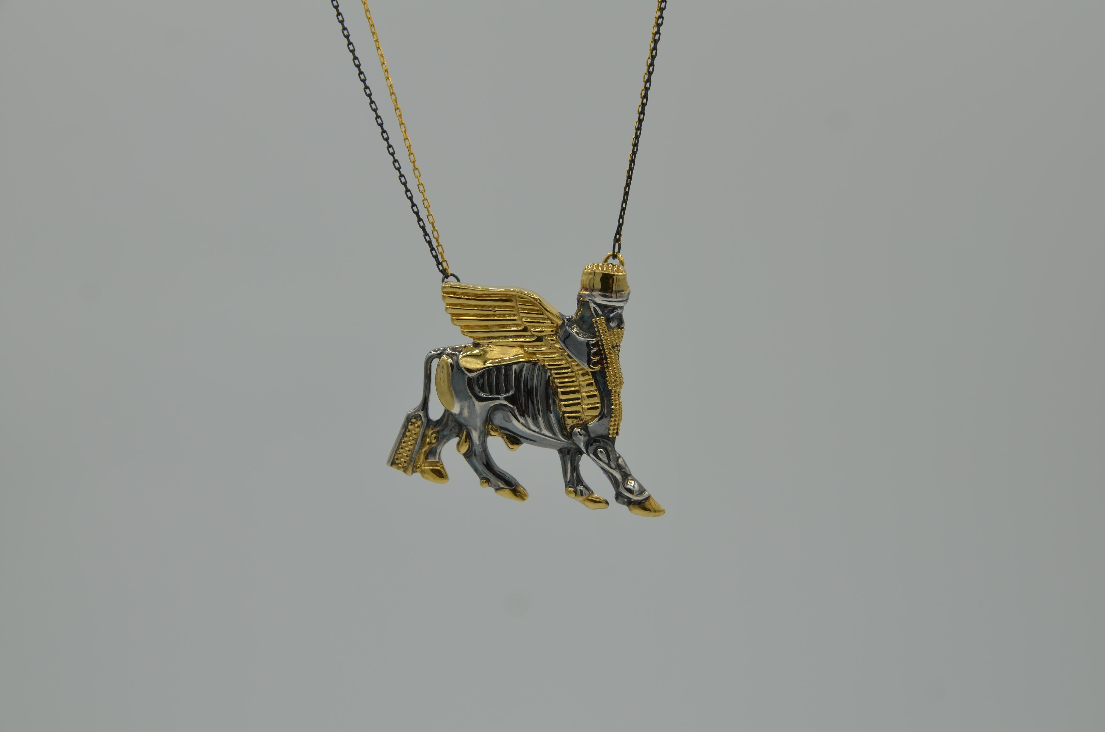 LAMASSU-GOLD & BLACK