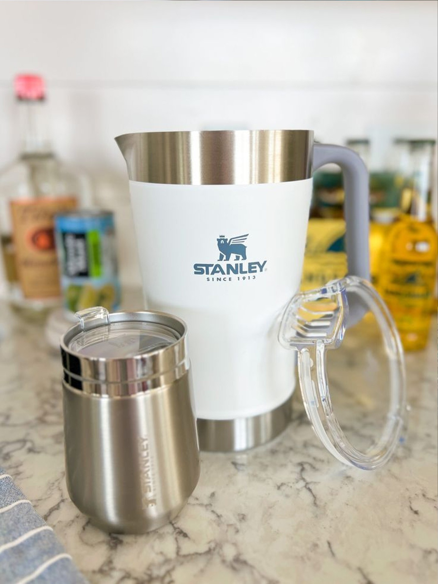 Classic Stay Chill Beer Pitcher Frost Beyaz Sürahi 1.9L