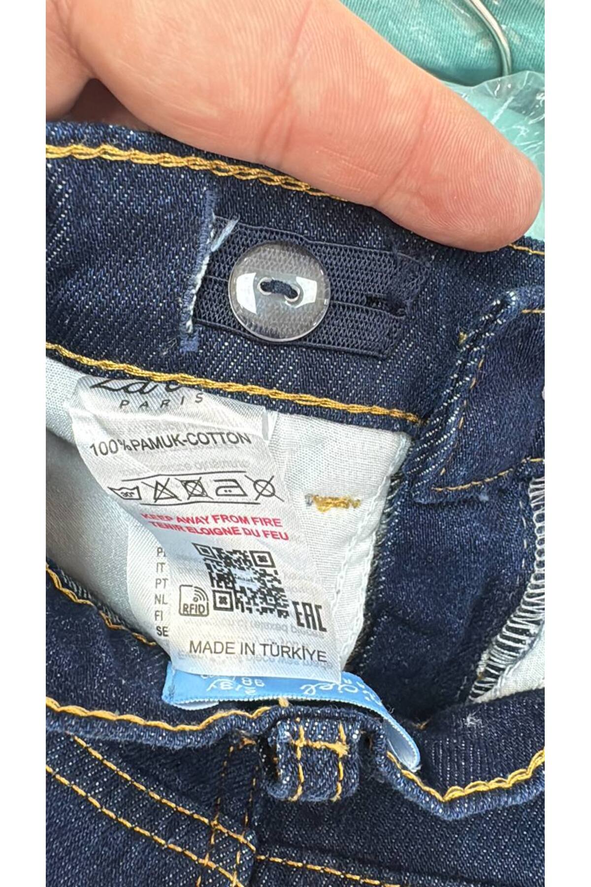 Unisex Pamuklu Kırmızı Ayı Baskılı Sweatshirt ve Nakışlı Kot Pantolon Takım – Rahat Günlük Stil