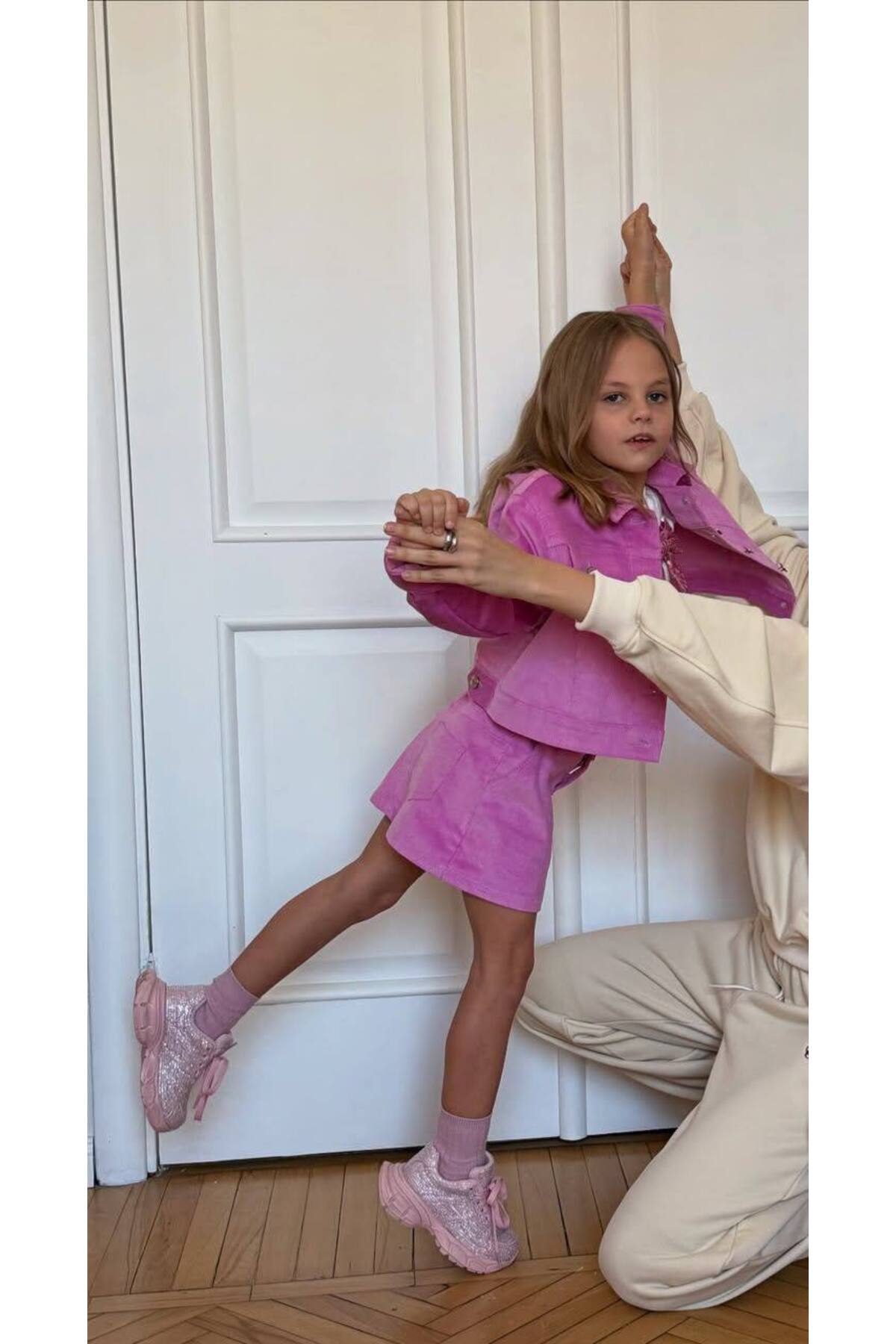 Kız Çocuk Pamuklu Fuşya Ceketli Etek Takım - Düğme Detaylı Crop Ceket