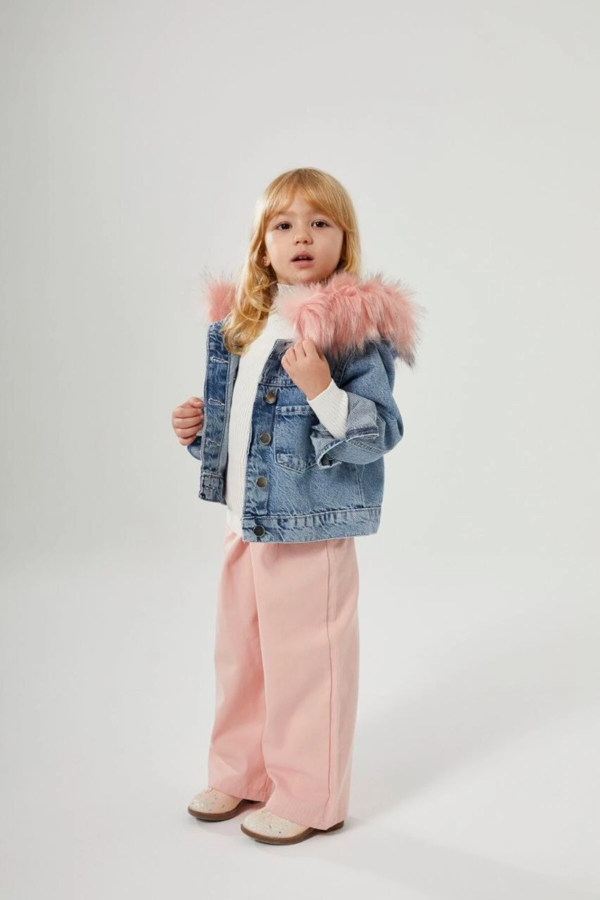 Kız Çocuk Peluş Pembe Kapüşon Detaylı Denim Ceket