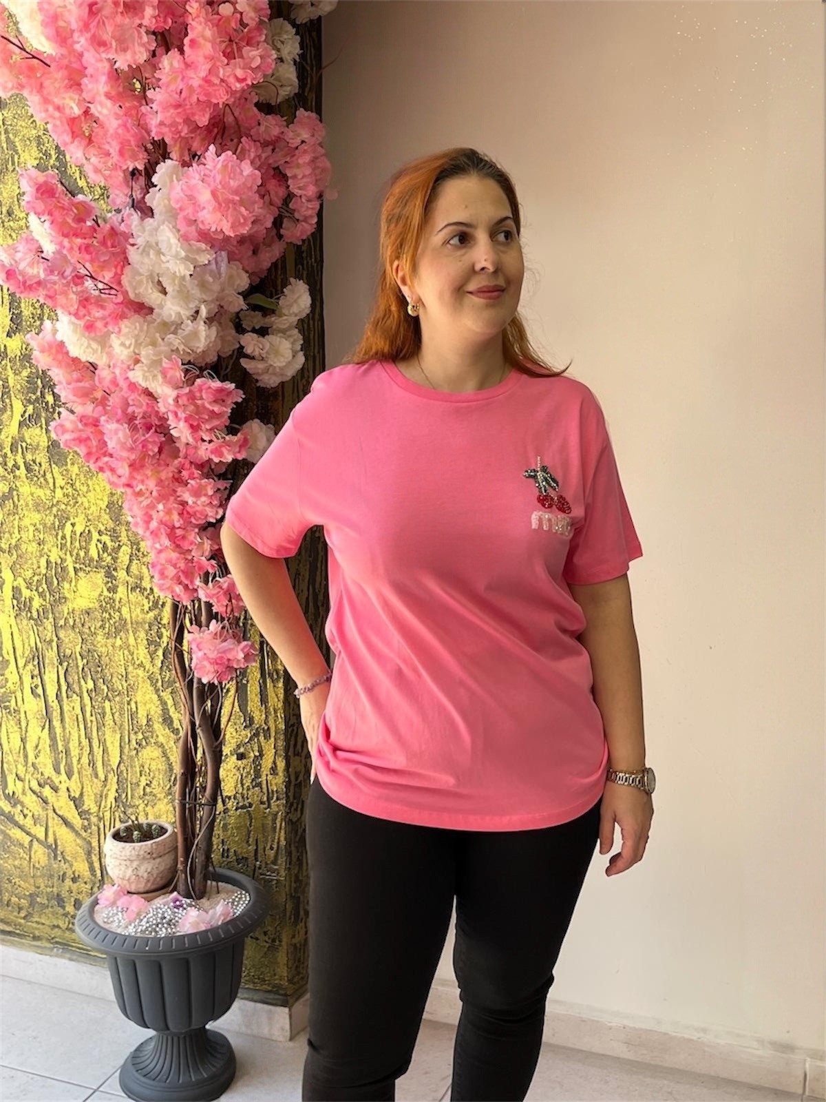 Kiraz Detaylı Pembe Tişört