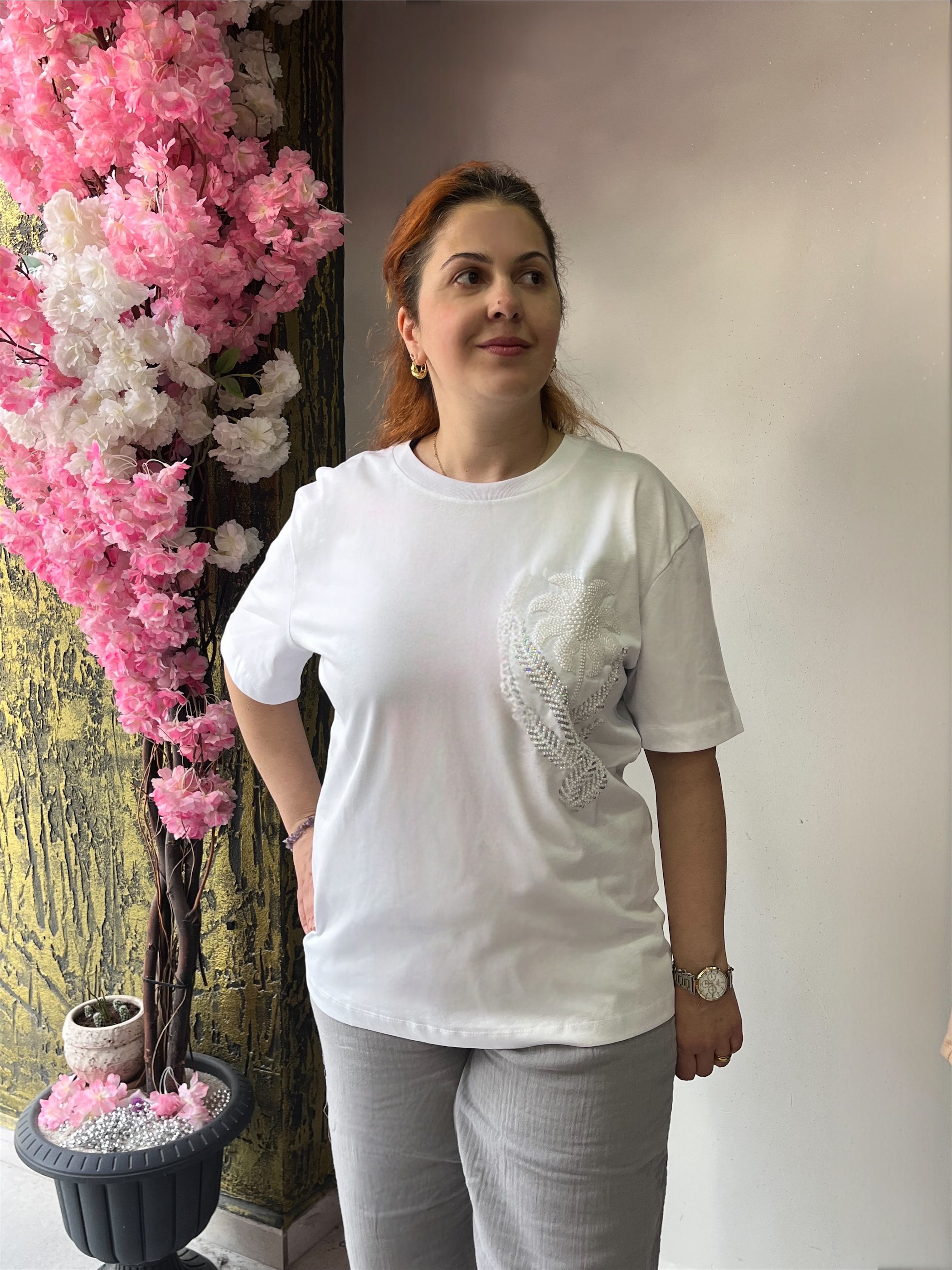 Boncuk İşlemeli Şık Tişört