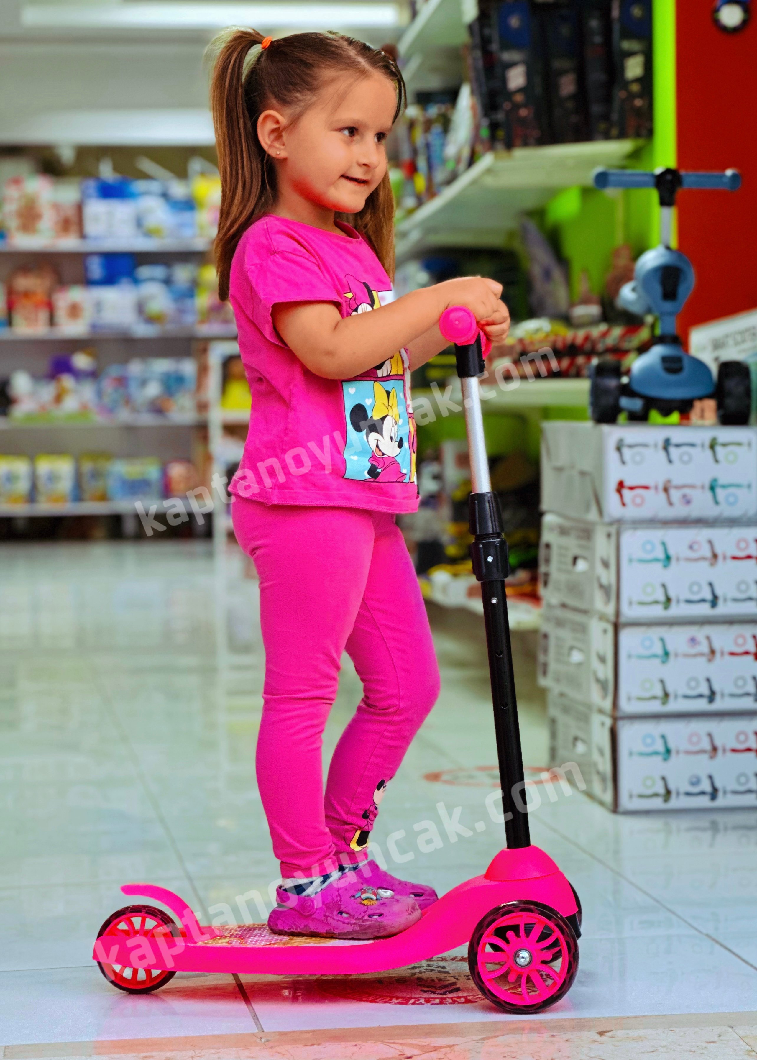 Işıklı Scooter Ayarlanabilir Direksiyon Max 55 Kg 