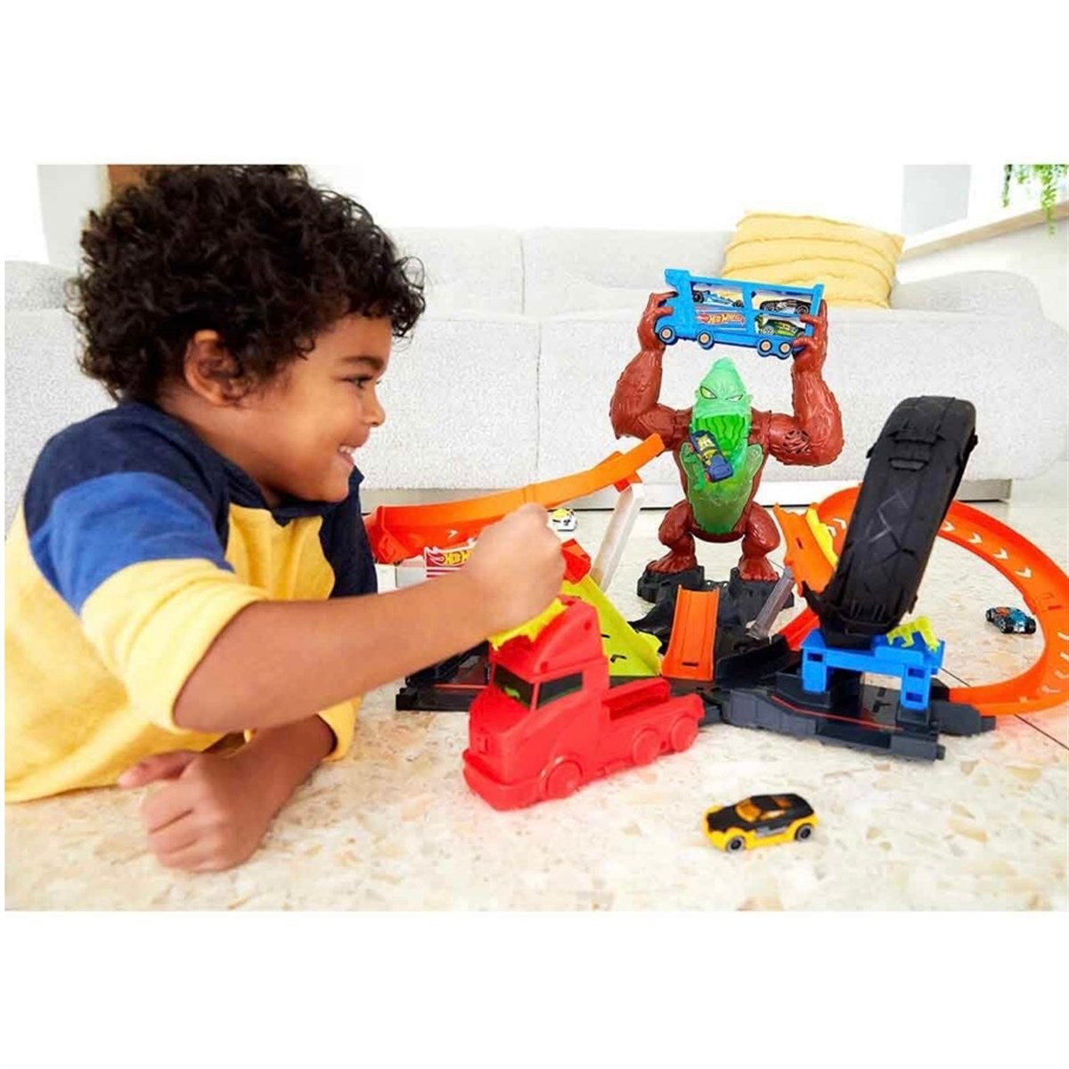 Hot Wheels Zehirli Goril Saldırısı Oyun Seti GTT94