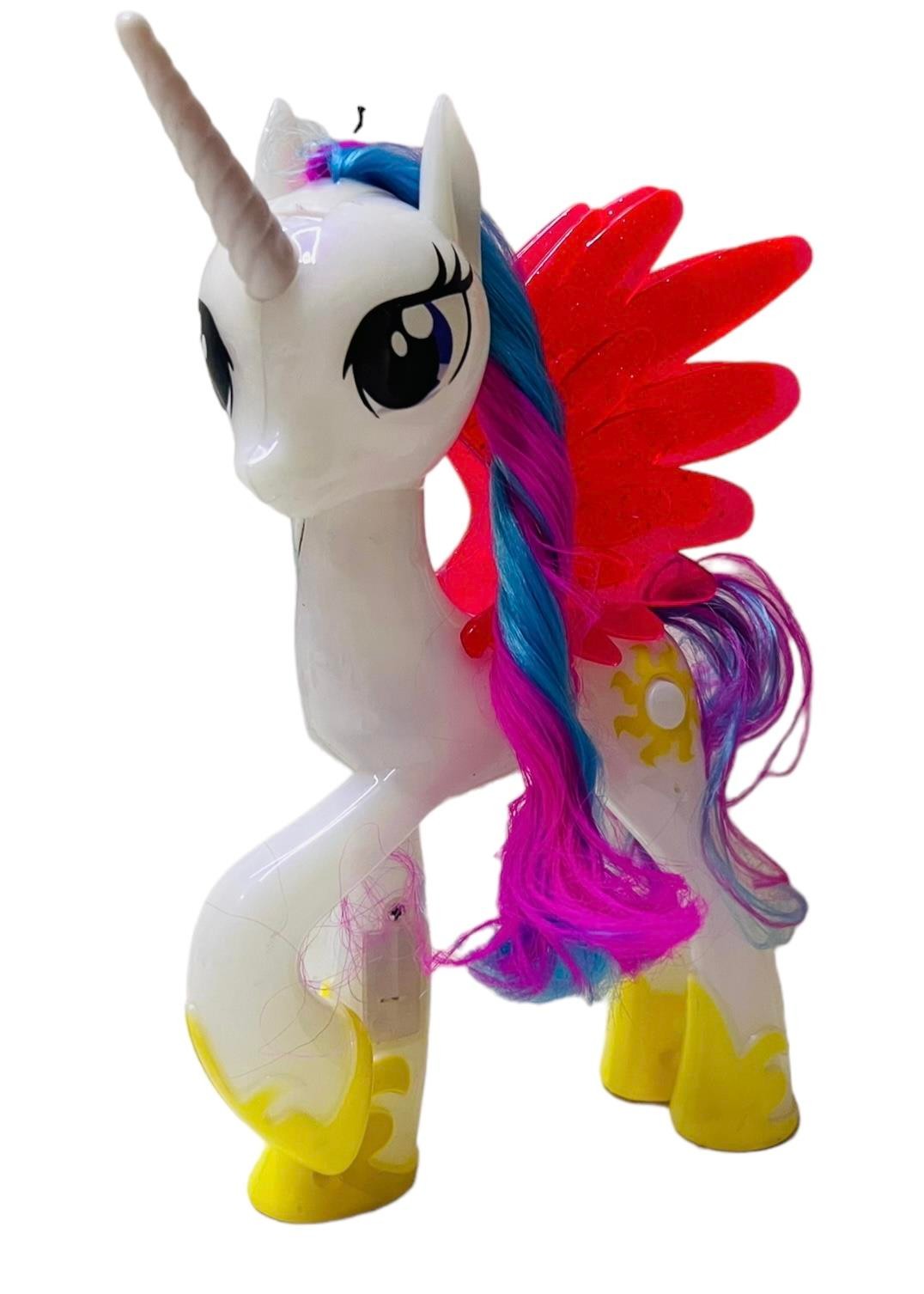 My Little Pony Aksesuarlı Sesli Işıklı Büyük Boy Pony Oyun Seti