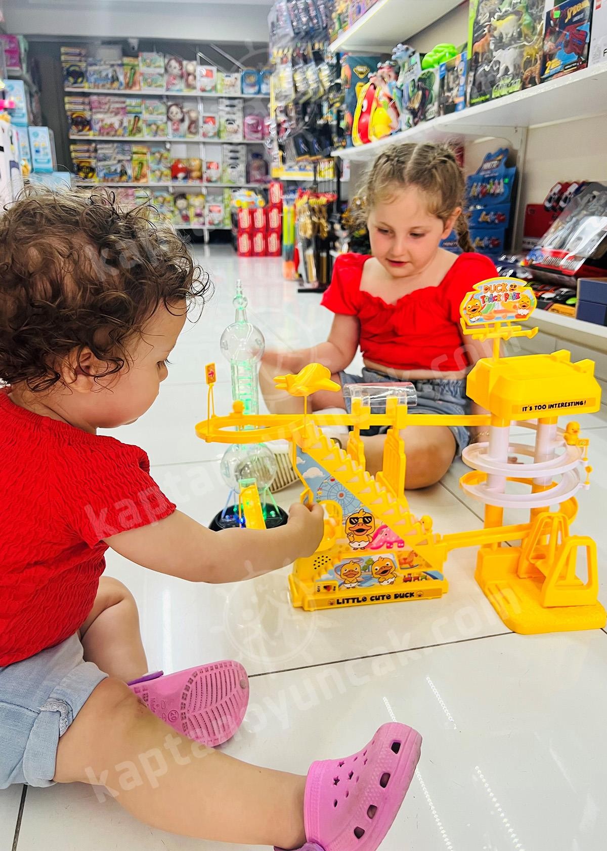 Dön Dolaş Büyük Boy Kule Oyunu Dön Dolaş Ördek Merdiven Çıkan Kaydıraktan Kayan Büyük Boy Oyun Seti