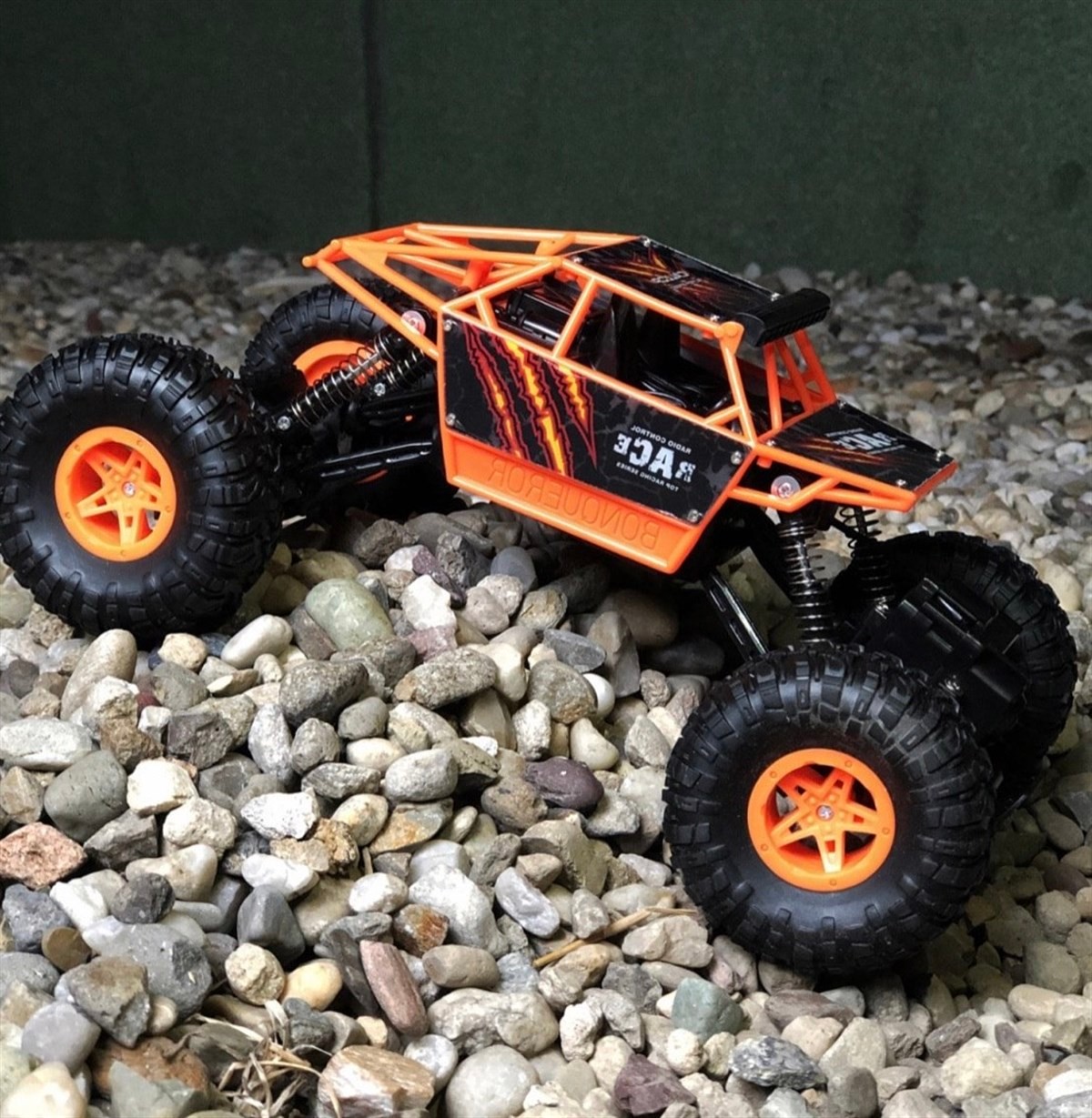 Pasifik Uzaktan Kumandalı Off Road 4x4 Rock Crawler Araba
