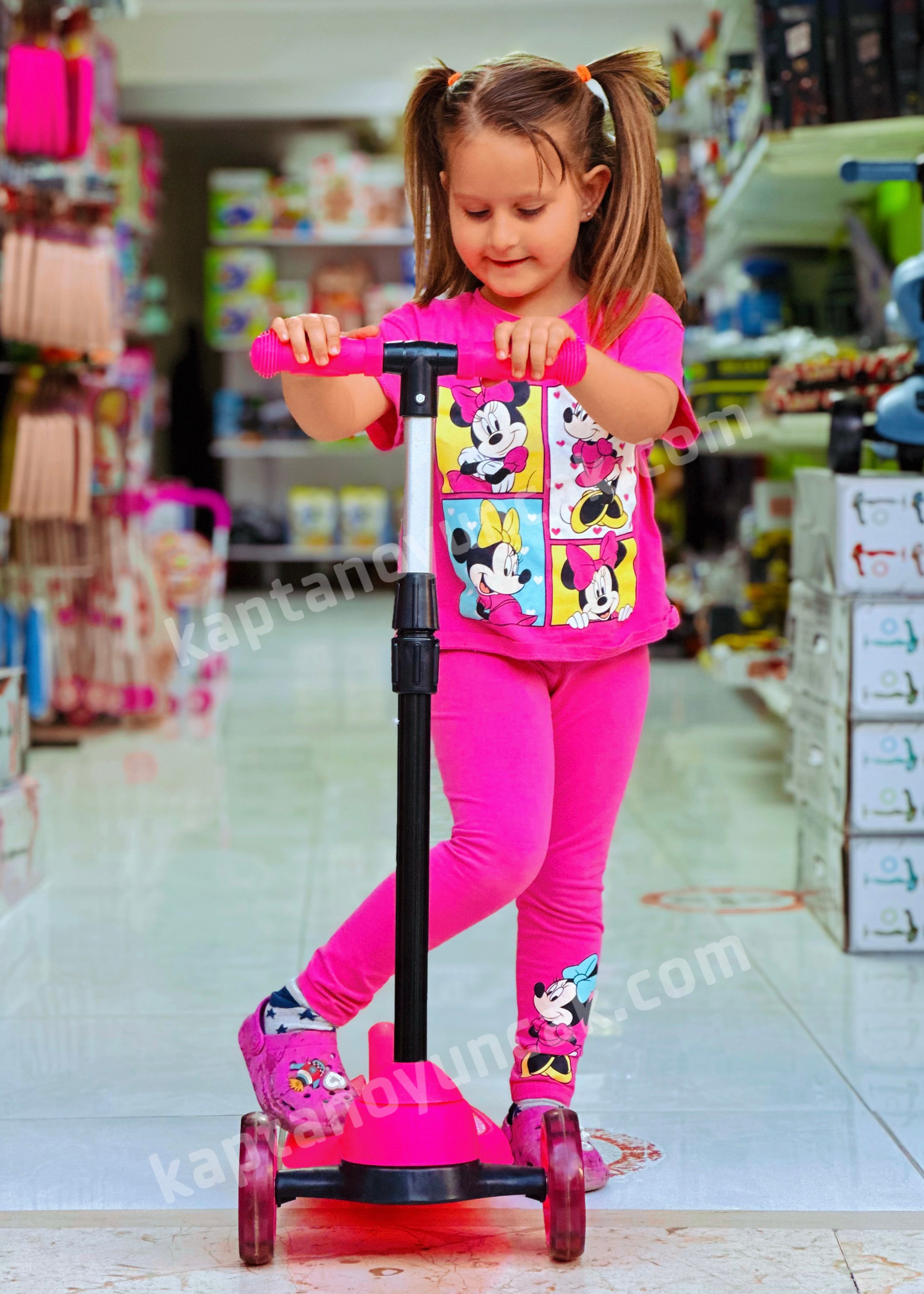 Işıklı Scooter Ayarlanabilir Direksiyon Max 55 Kg 