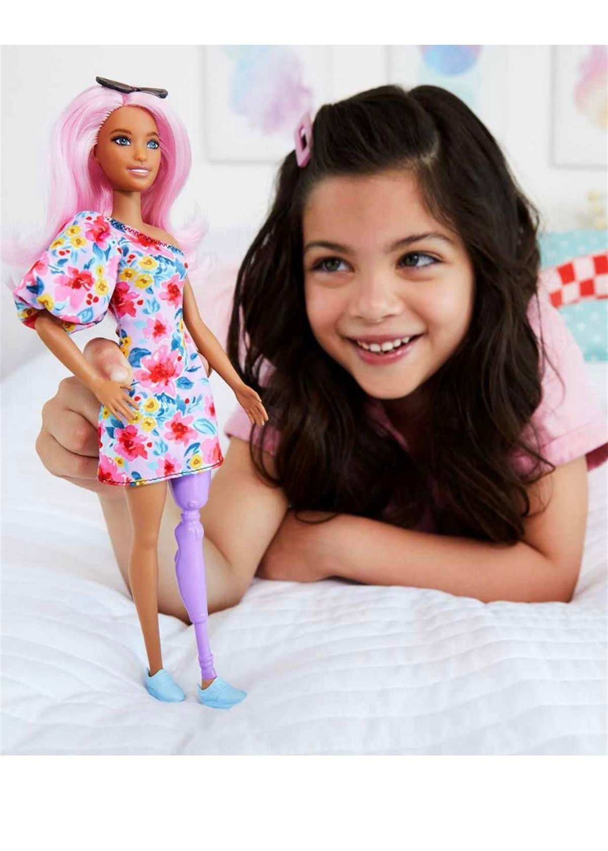 Barbie Fashionastas Büyüleyici Parti Bebekleri HBV21