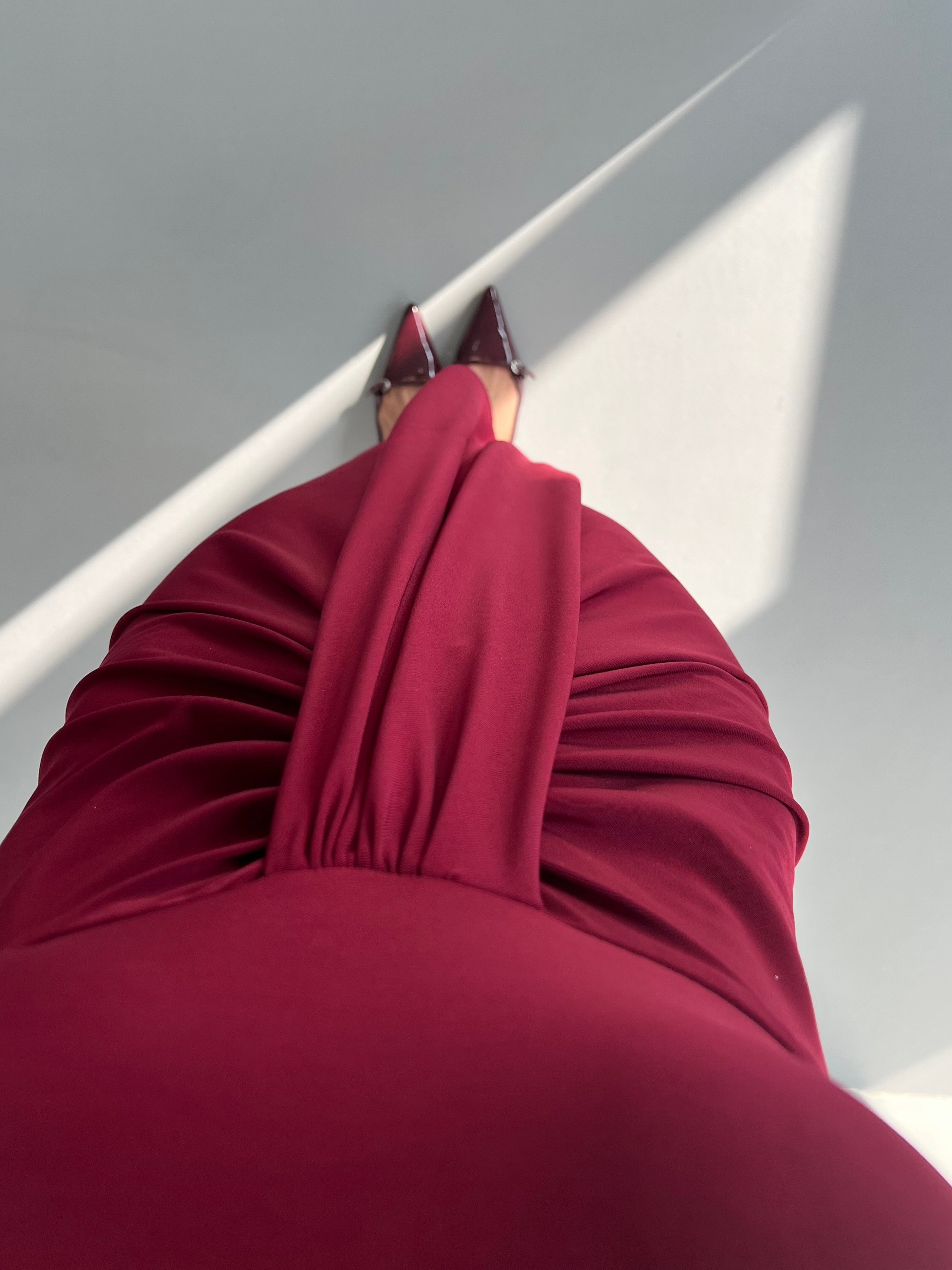LAURA ÖN YIRTMAÇ DETAYLI ELBİSE