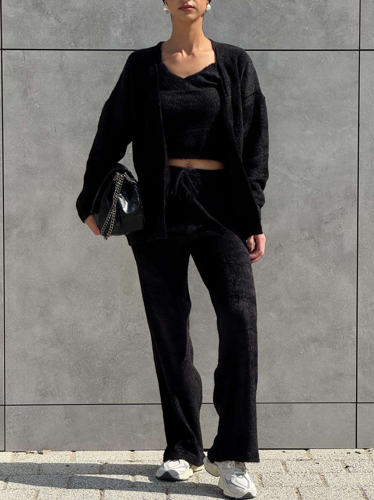 ÜÇLÜ YUMUŞAK DOKU TRİKO TAKIM