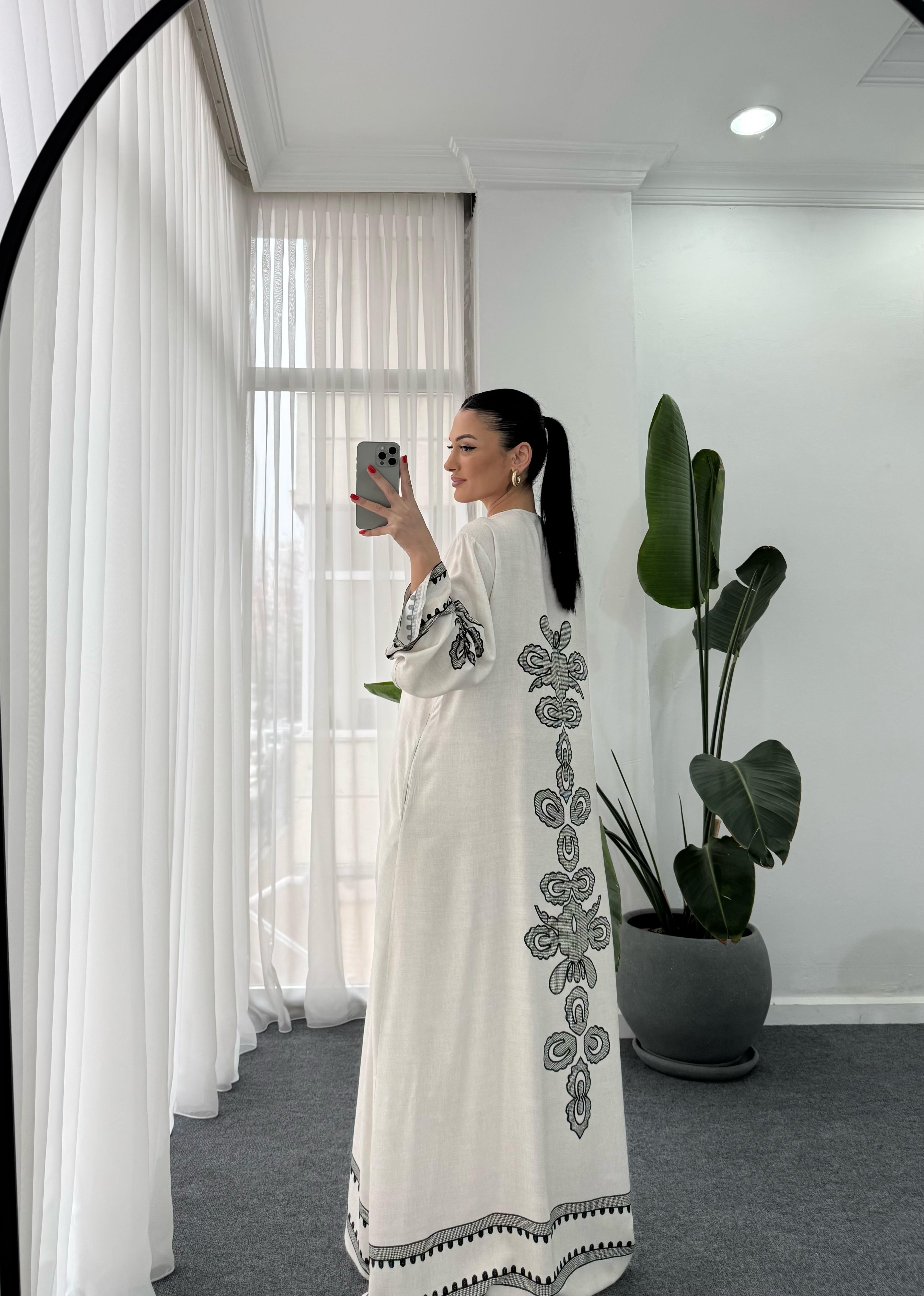 V yaka Desenli Elbise