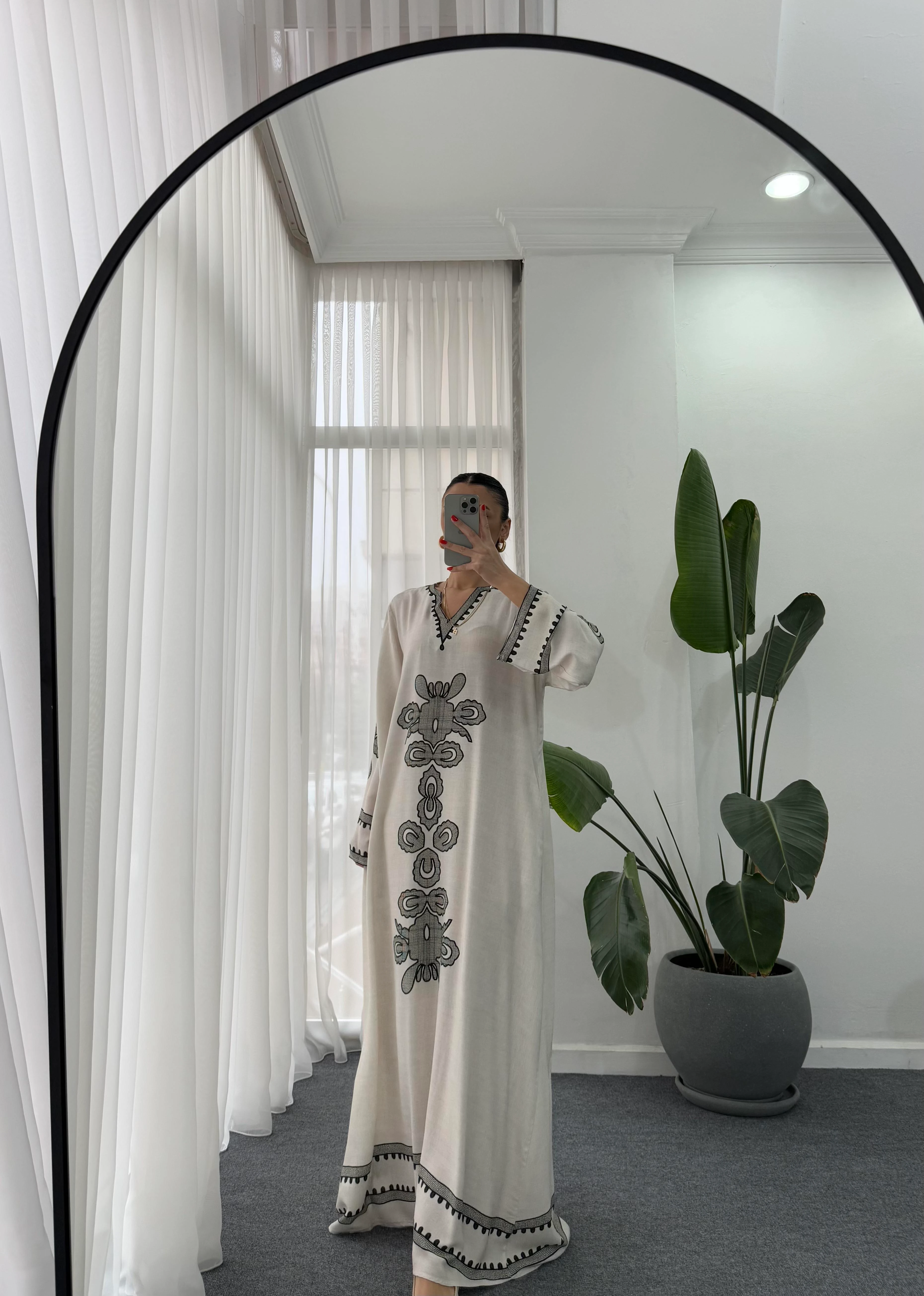 V yaka Desenli Elbise