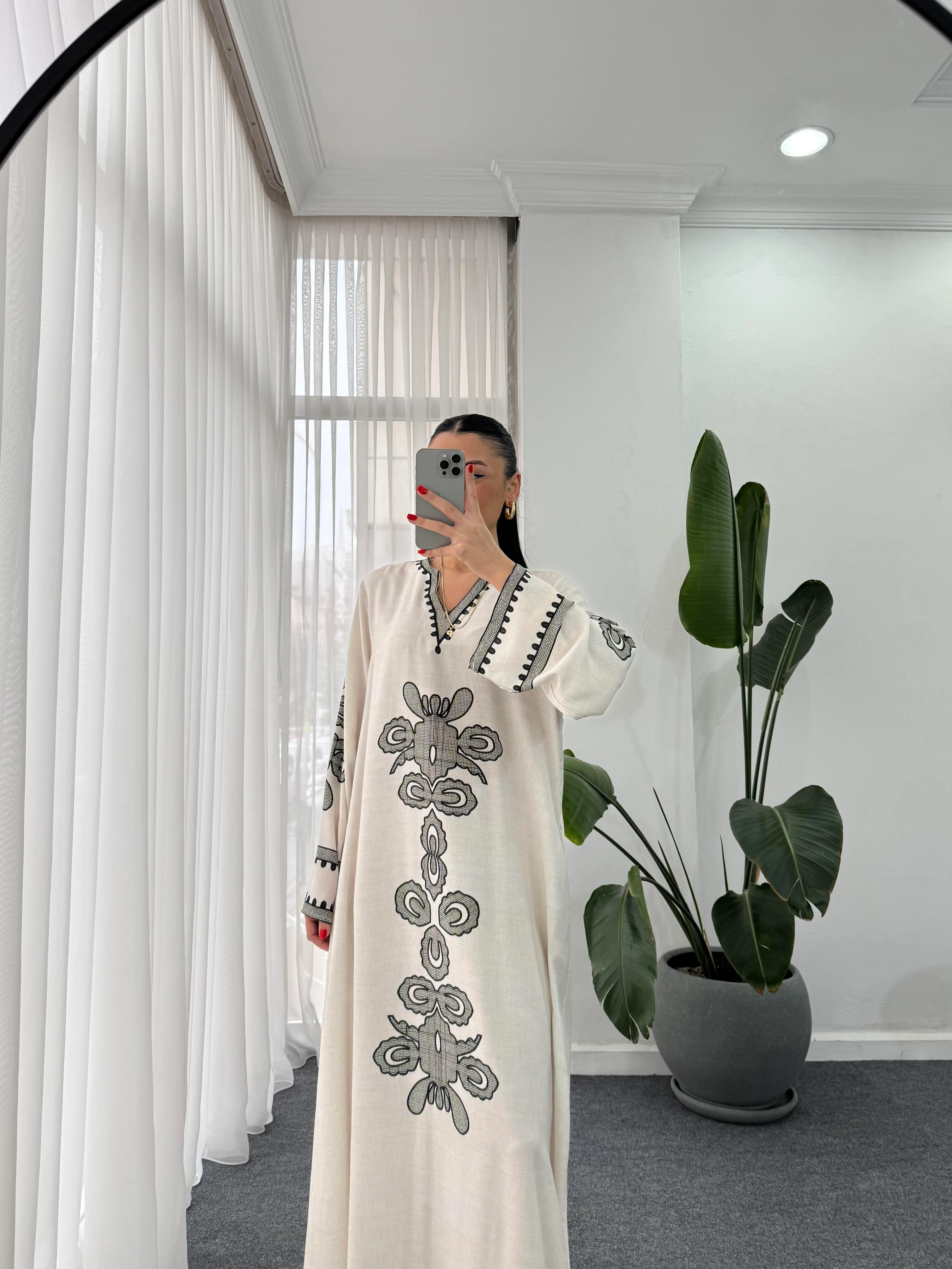 V yaka Desenli Elbise