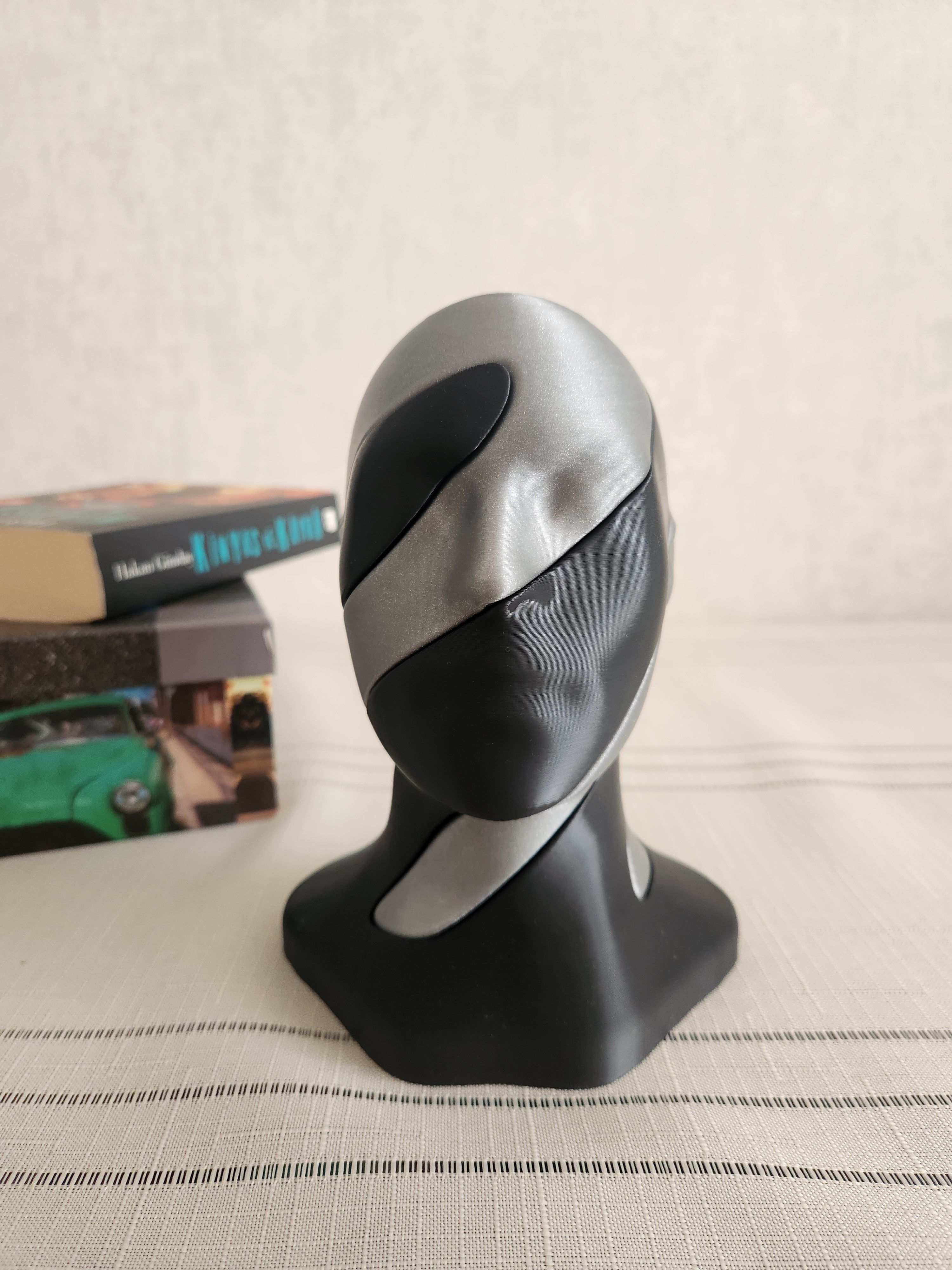 Spiral Birbirine Geçirmeli İnsan Silüeti Biblo