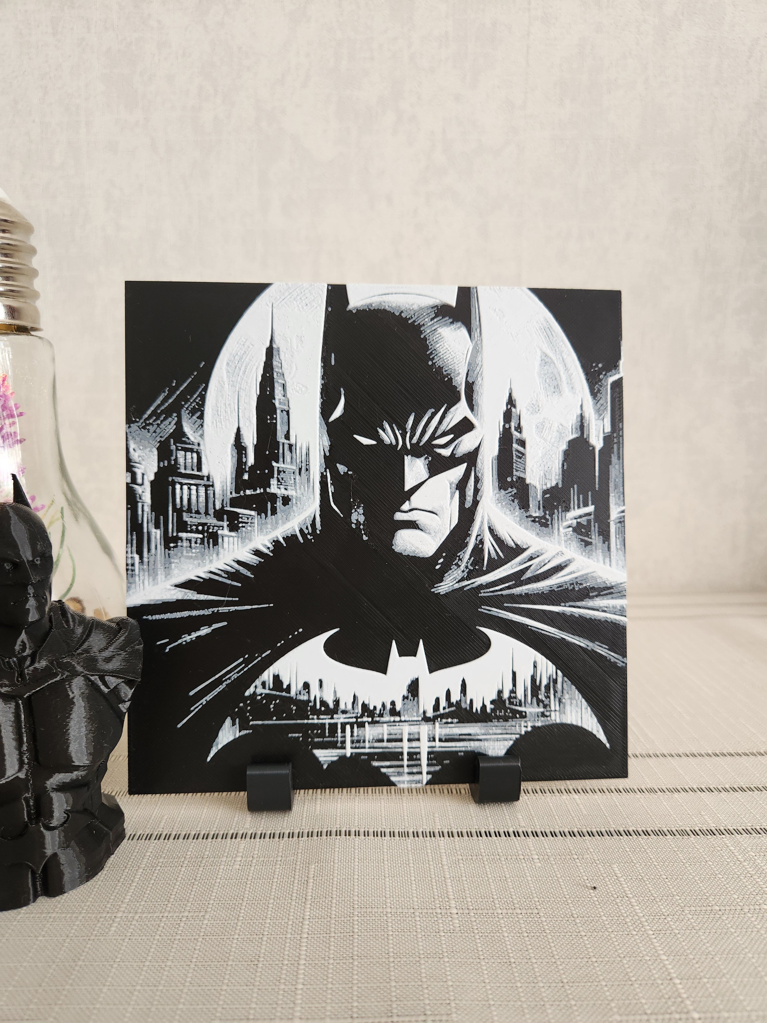 Batman'ın Gece Manzarası Kabartmalı 3D Renkli Tablo + Stand