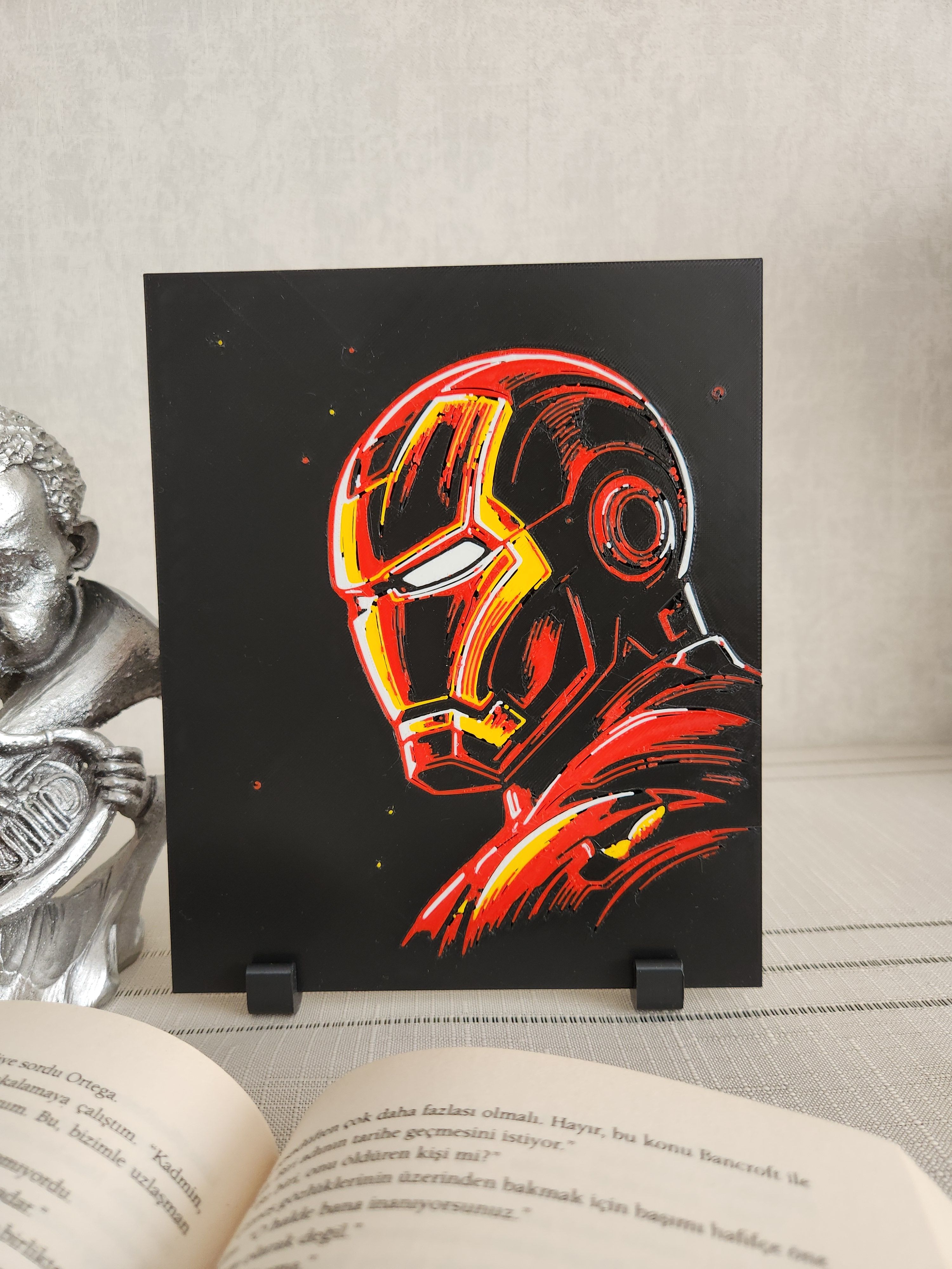 Iron Man Kabartmalı Tablo + Stand