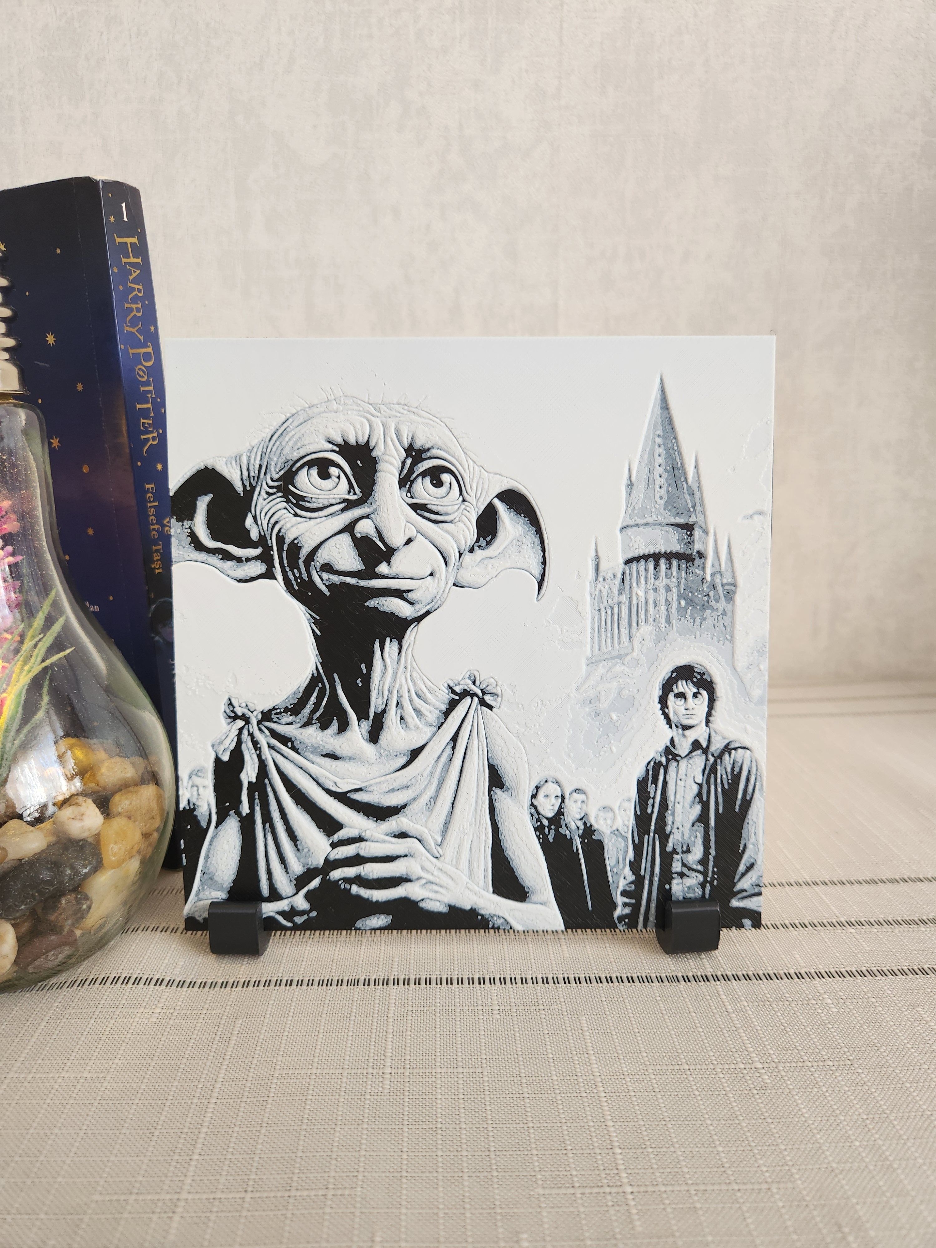 Dobby ve Harry Potter Kabartmalı Tablo + Stand 