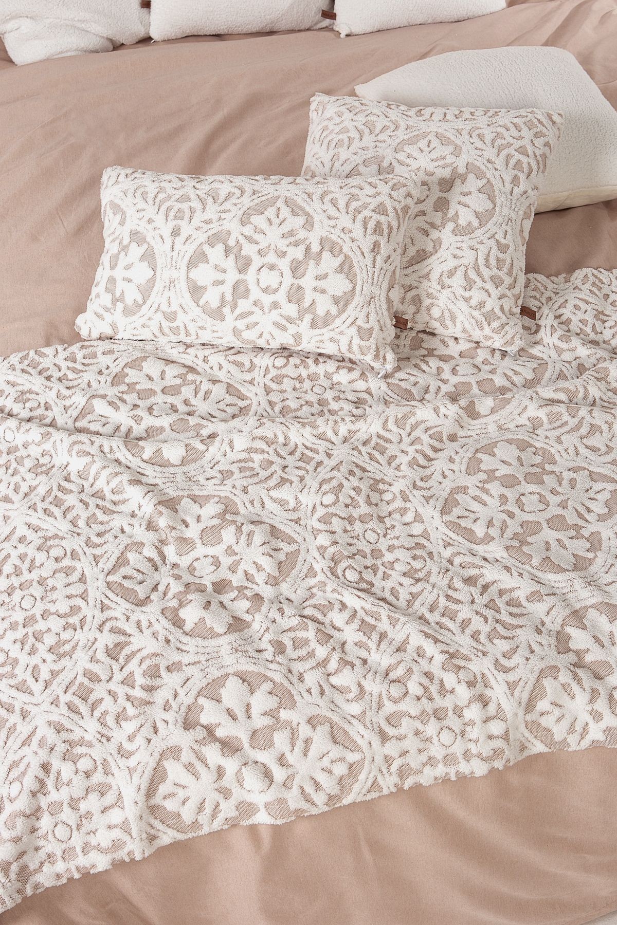 Jakarlı Yatak Runner Set Motif Bej