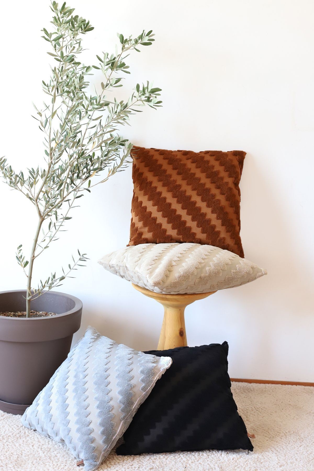 Bohem Özel Tasarım Punch Panç Desen Kare Dekoratif Kırlent Kılıfı Zigzag Gri 43x43 cm
